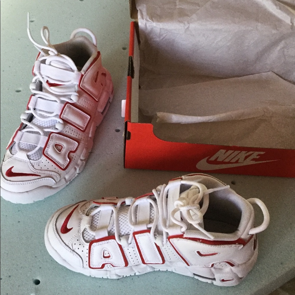 NIKE UPTEMPO BOYS 5.5